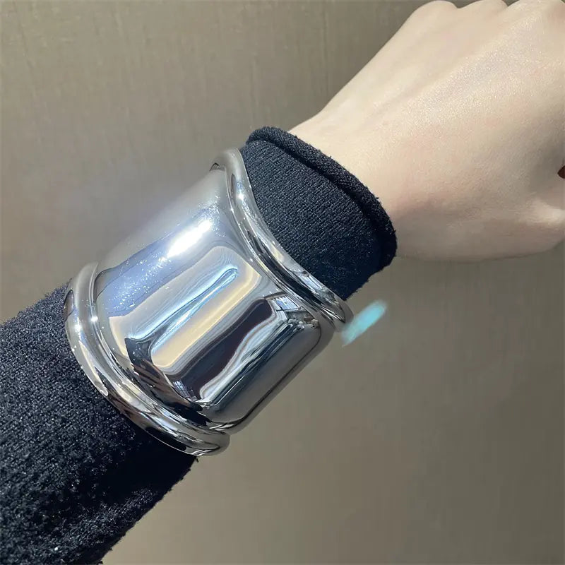 Modern Wave Alloy Bracelet