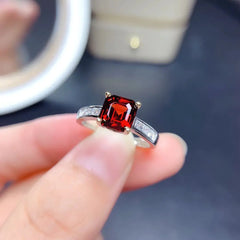 Mozambique Garnet 925 Silver Ring